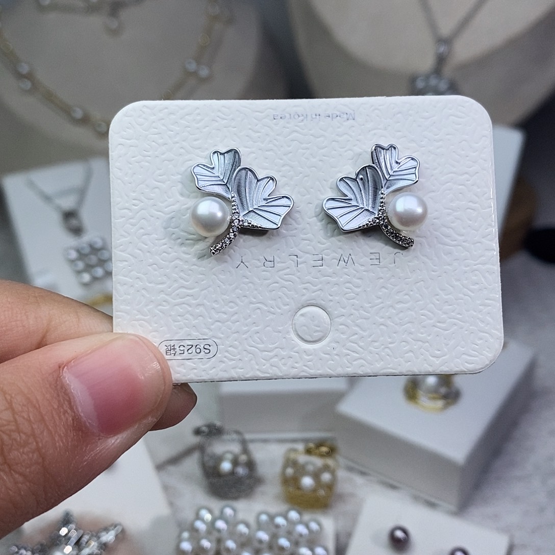 银S925镶嵌淡水珍珠耳饰