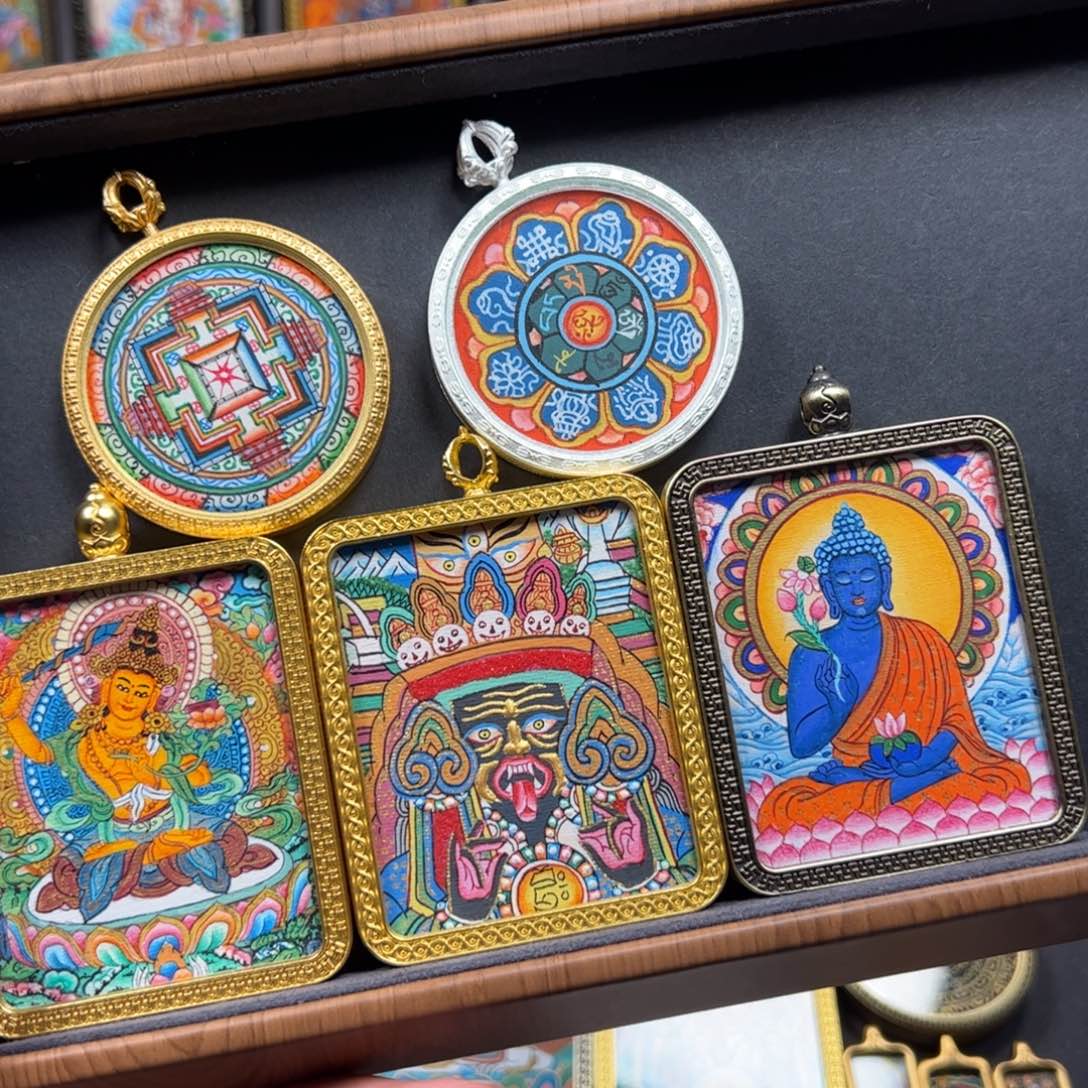 吊坠爱****孩纯手绘唐卡作品