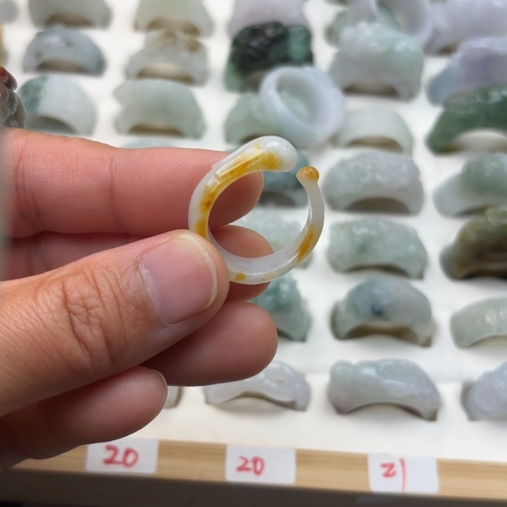 翡翠未镶嵌戒指港码18圈211