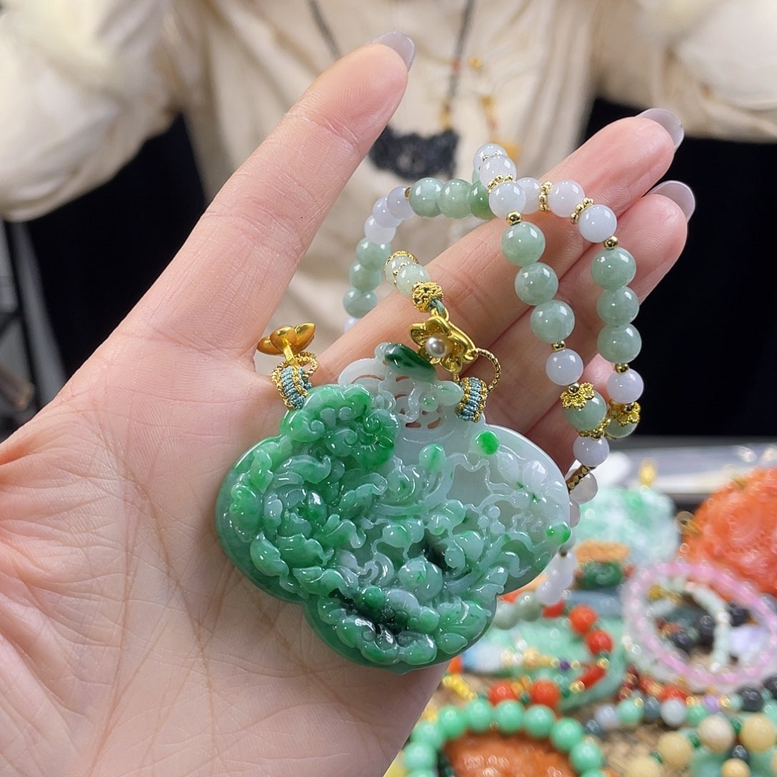 翡翠颈饰未镶嵌代编织