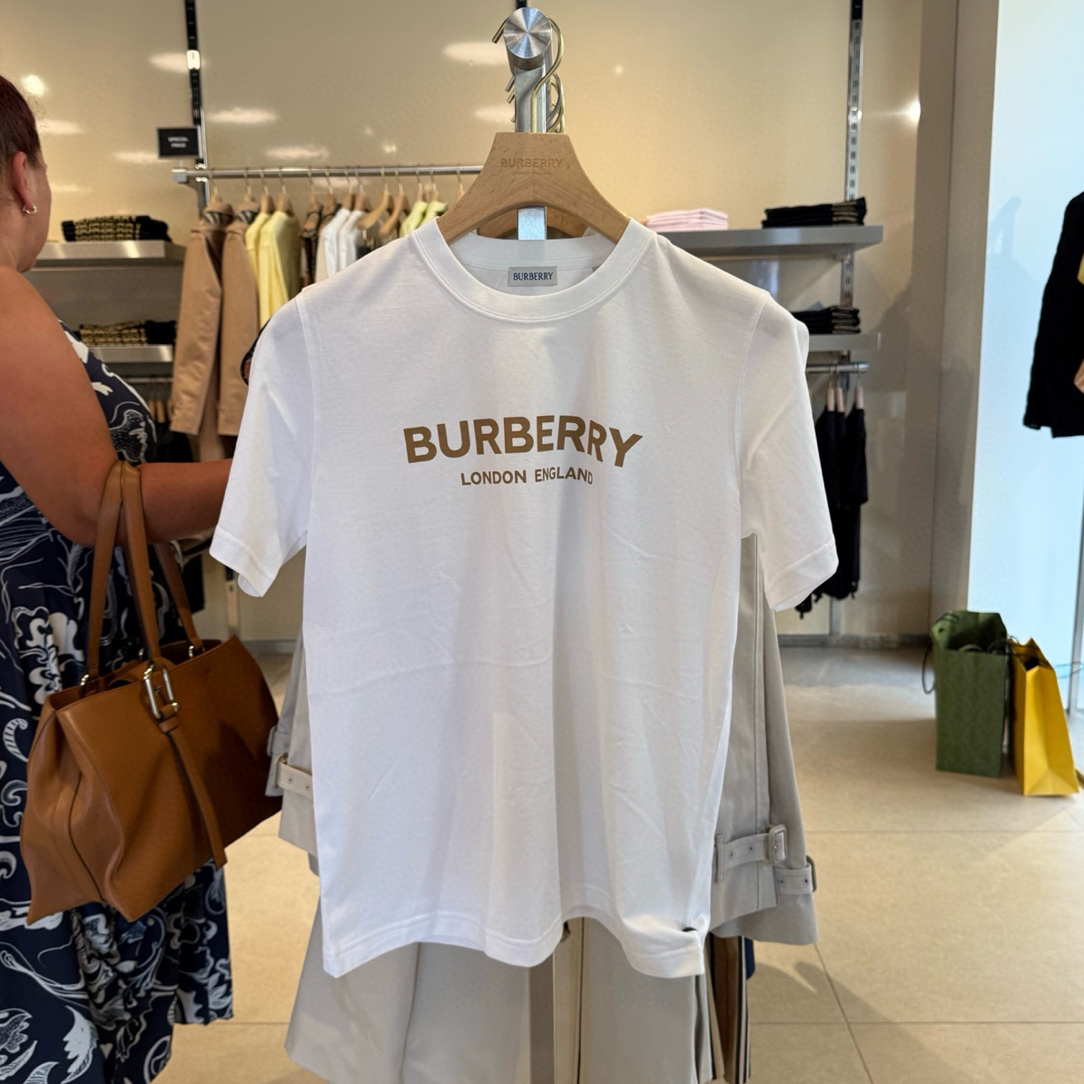 未使用 BURBERRY/博柏利 巴宝莉 女装 短袖 T恤 81042511