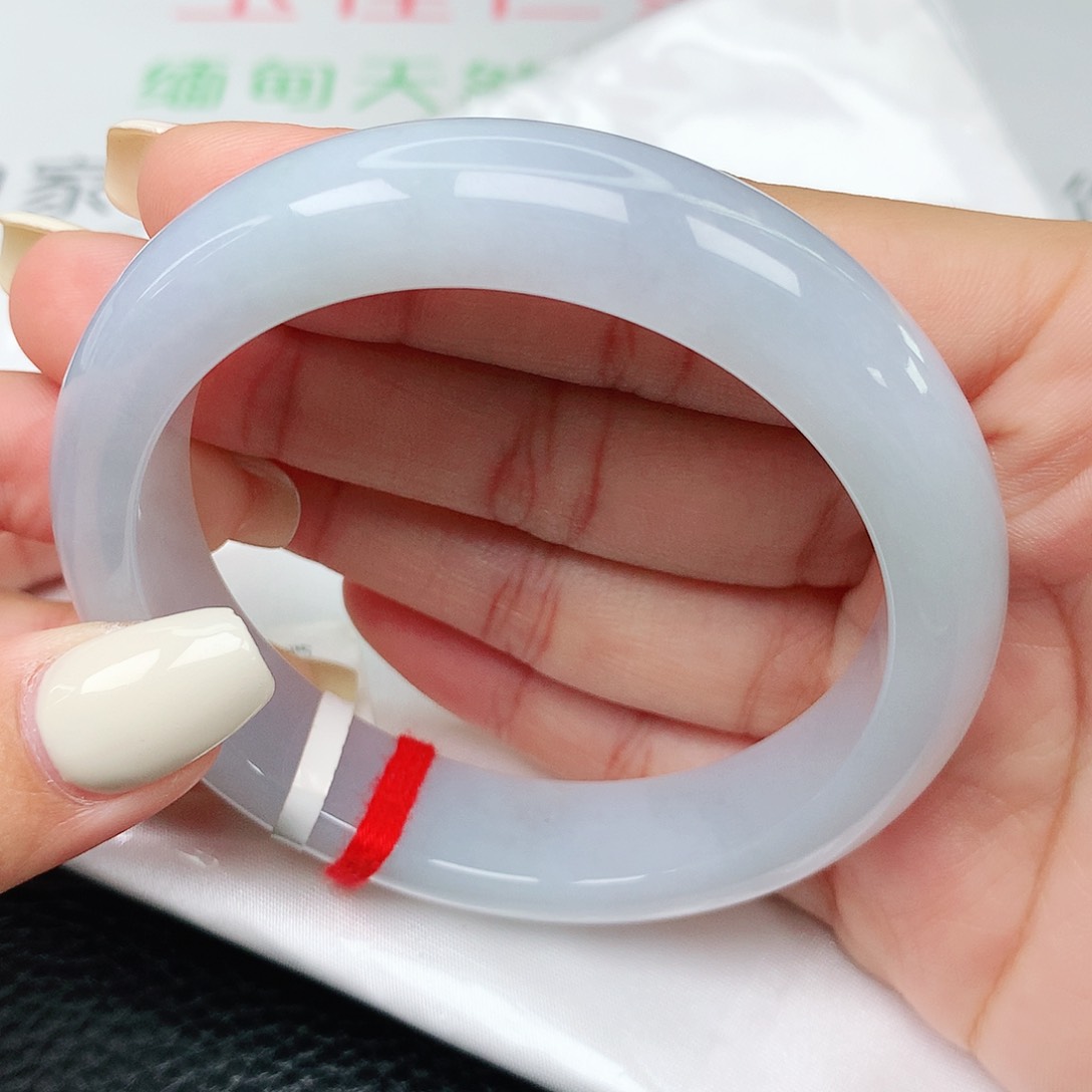 翡翠手镯未镶嵌早23