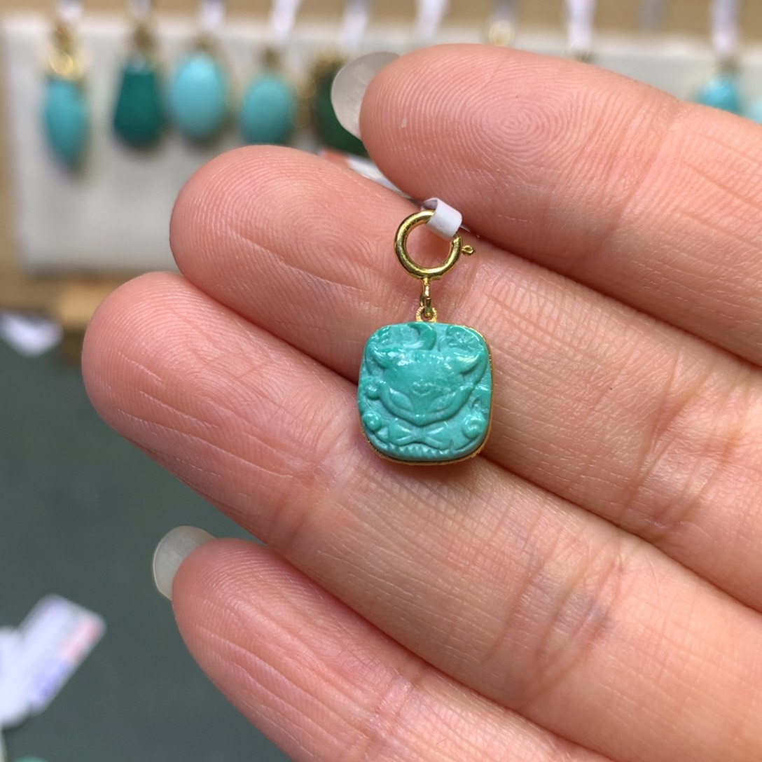 绿松石挂件18K金镶嵌