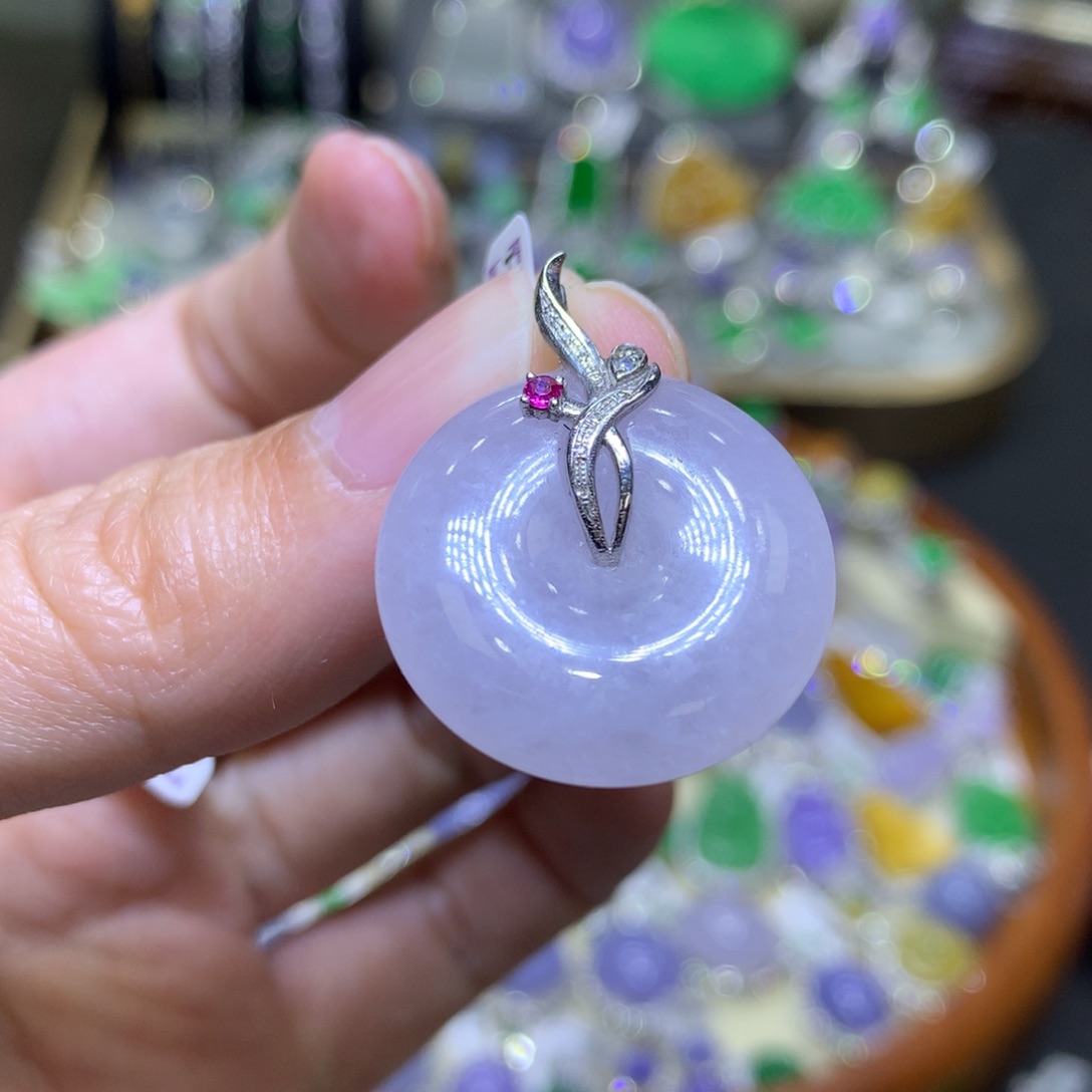 翡翠颈饰18K金镶嵌翡翠吊坠翡翠