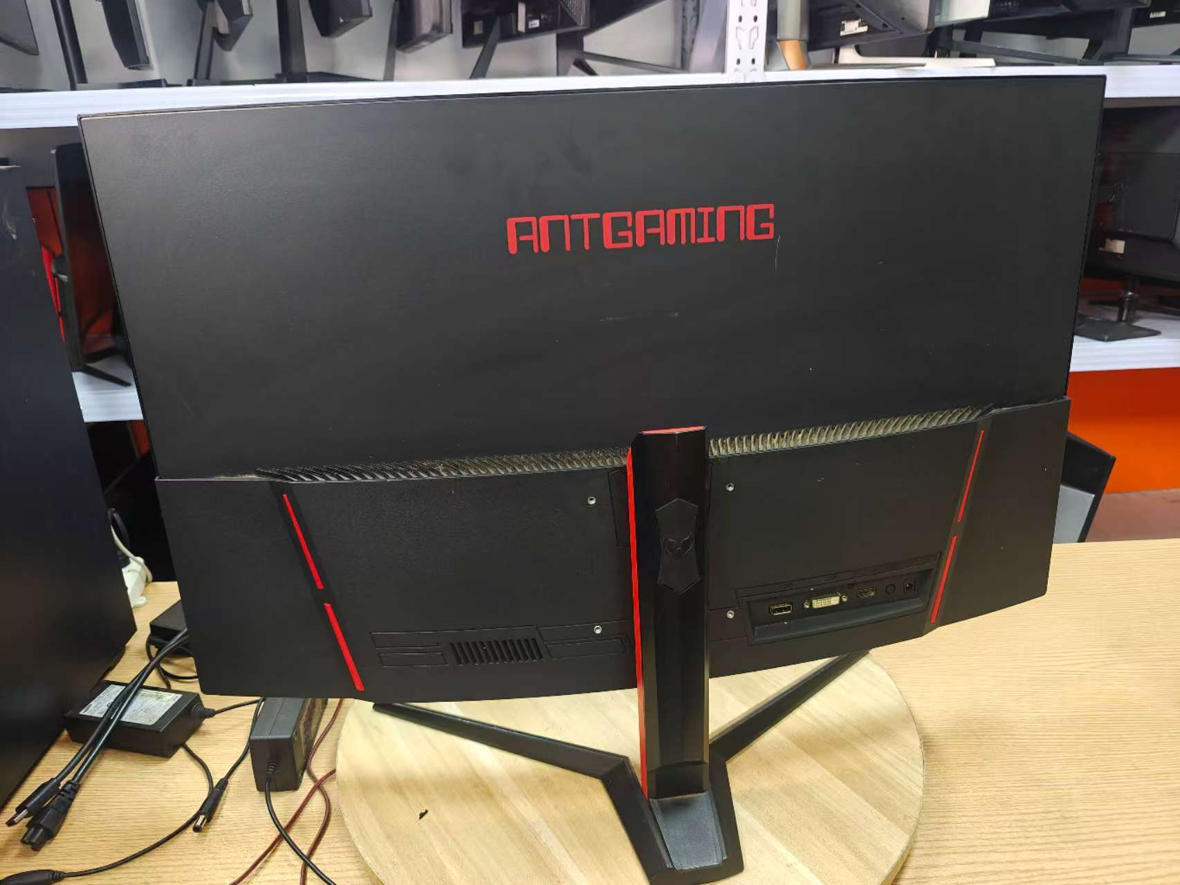 9新 HKC/惠科 32英寸1K165HZ曲面高刷电竞游戏办公高清显示器