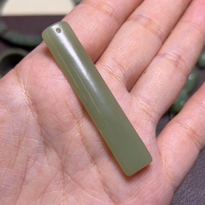 岫岩河磨玉（透闪石质玉）未镶嵌颈饰