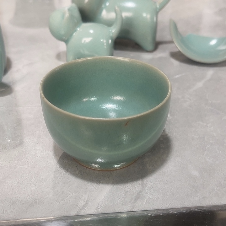 随***心仿古青绿釉罗汉杯微瑕