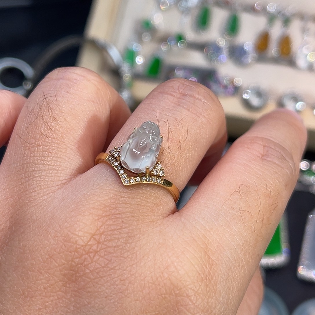 翡翠18K金镶嵌戒指貔貅