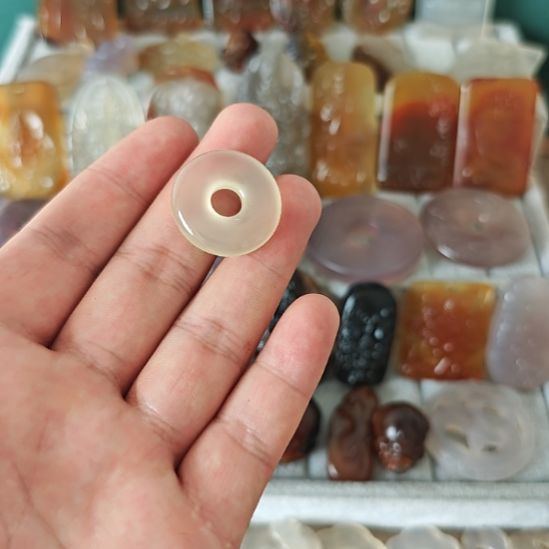 合金颈饰玛瑙/玉髓