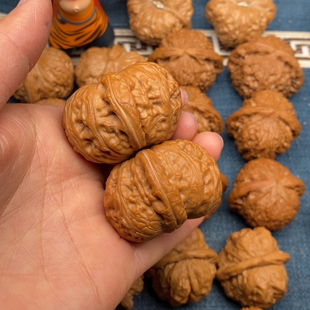 文玩核桃把件王**?44元宝精品