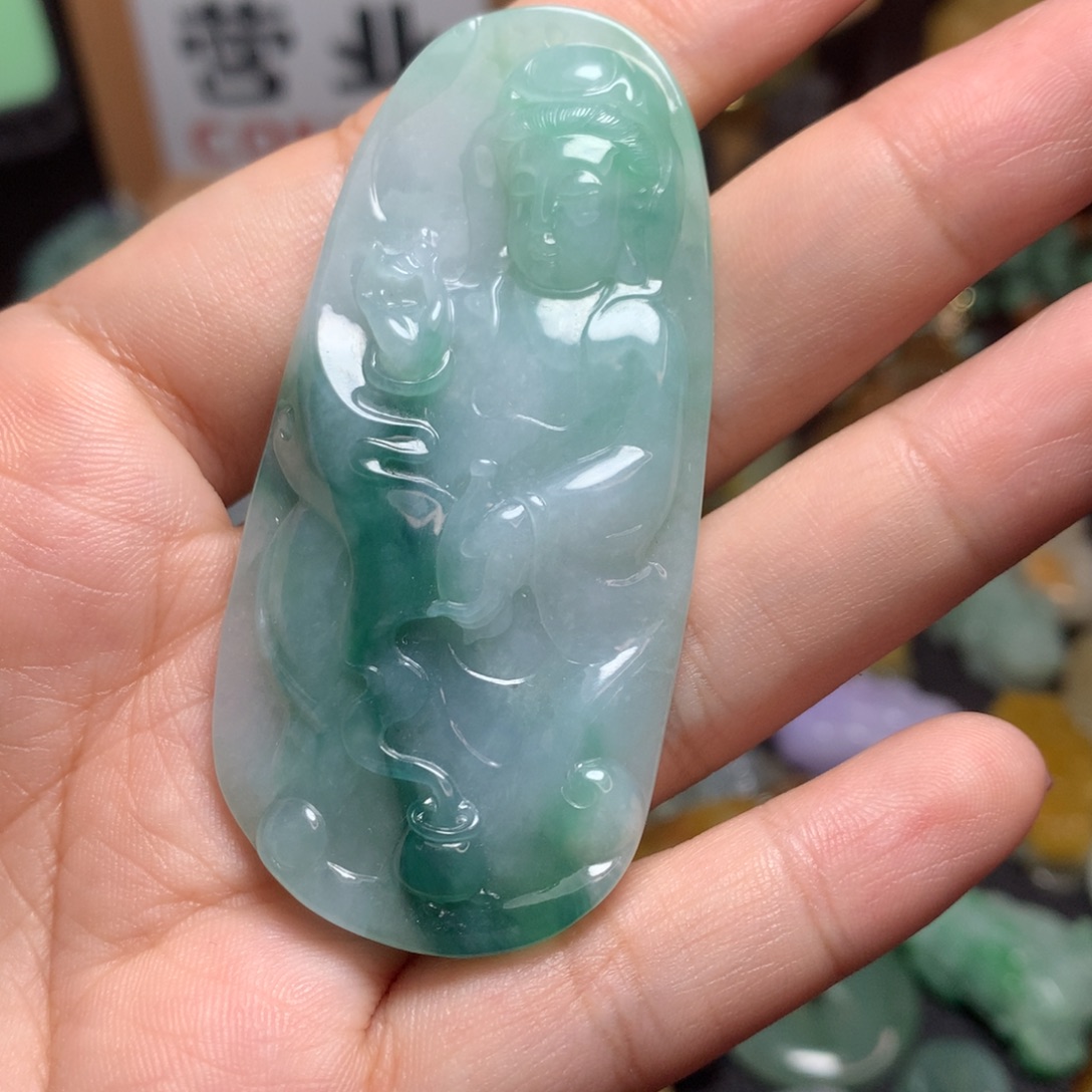 颈饰未镶嵌翡翠观音