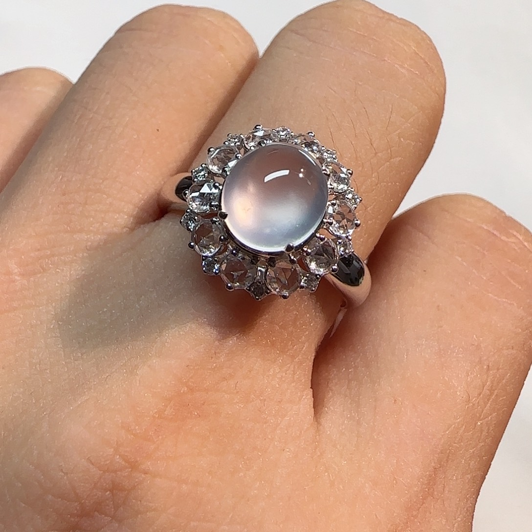 翡翠18K金镶嵌戒指蛋面