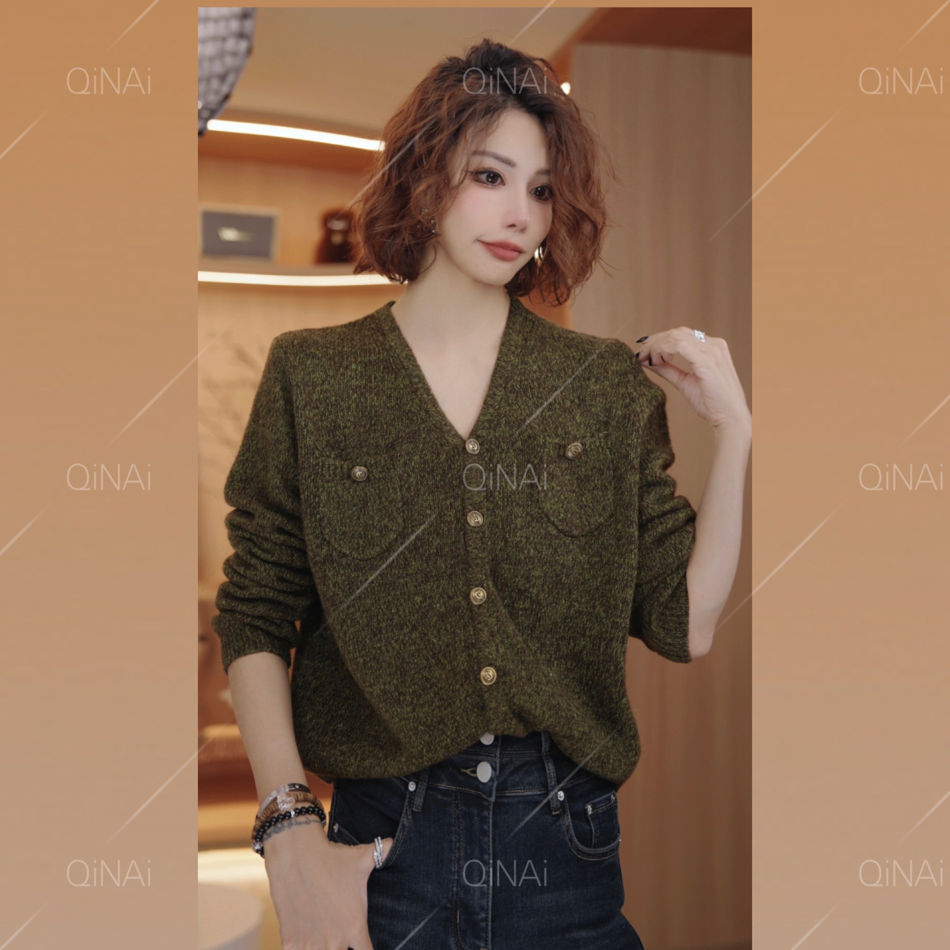 七奈「千鸣」 V领双口袋显瘦百搭毛衣QN13365