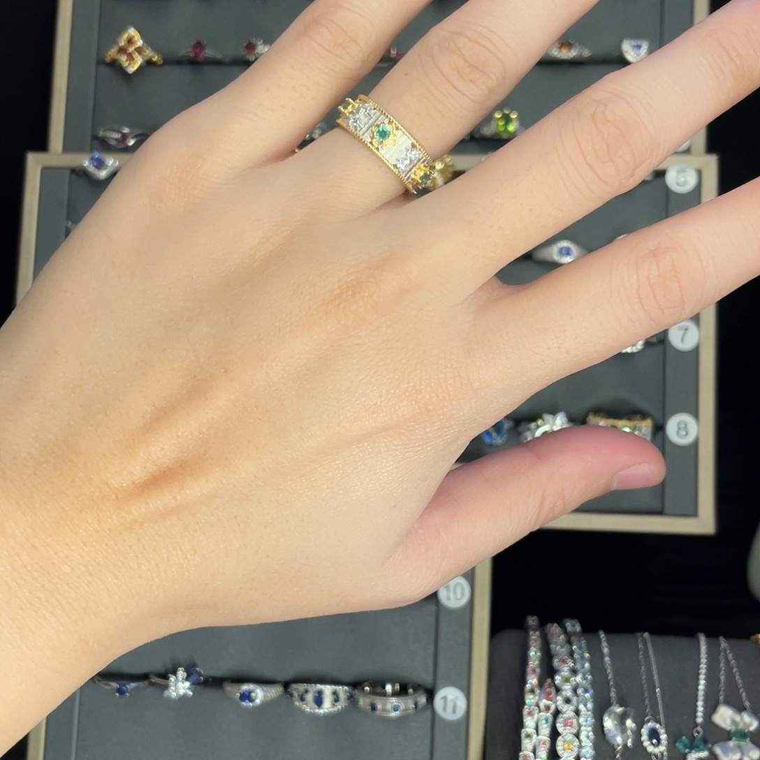 银S925镶嵌祖母绿戒指