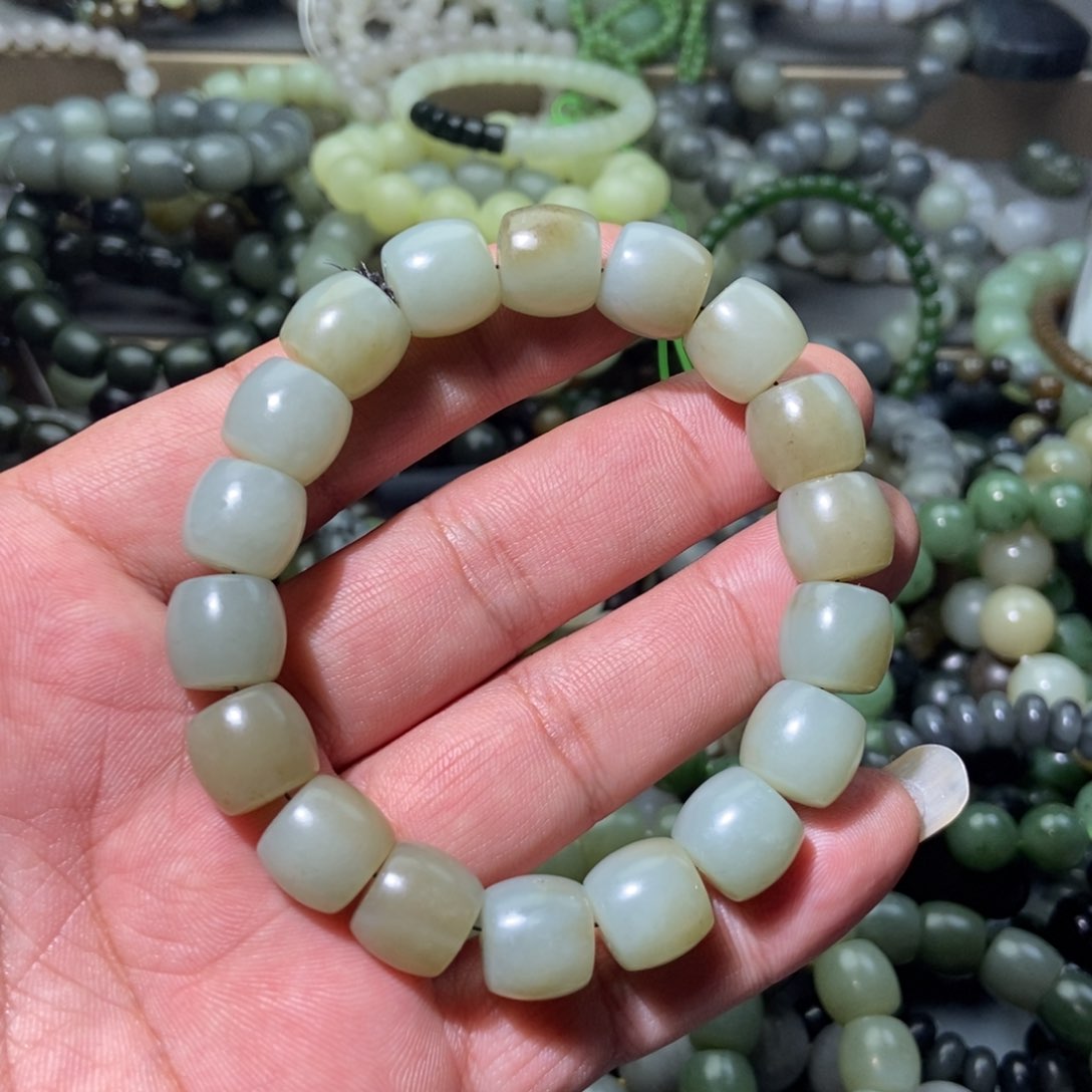 和田玉手链未镶嵌叫**艾