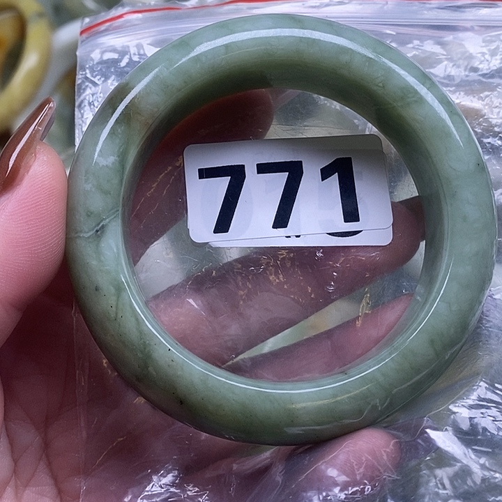 老***程蛇纹石玉未镶嵌手镯