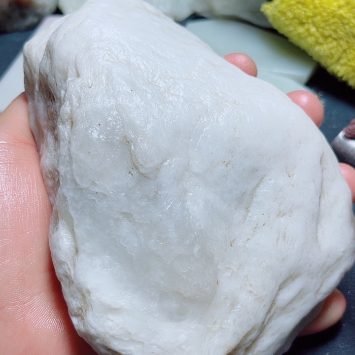 和田玉（糖玉）未镶嵌珠宝奇石