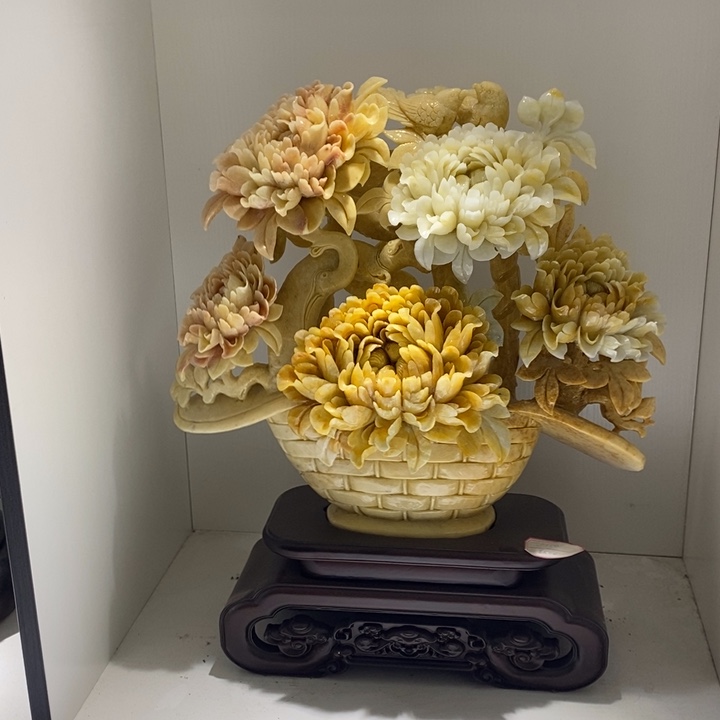 未镶嵌蛇纹石玉（覆膜）珠宝奇石