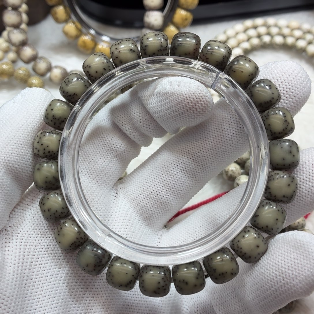 星月菩提手串绿冰10侧留白