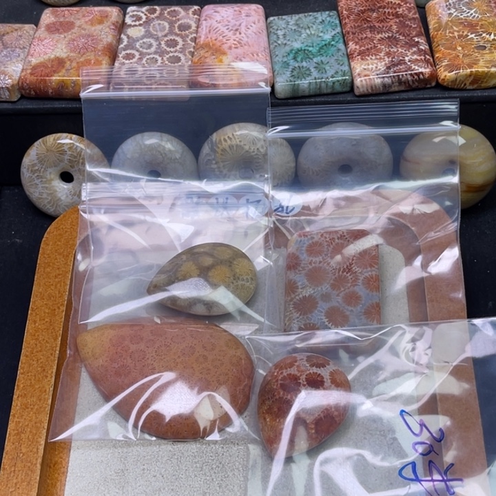 未镶嵌吊坠硅化珊瑚（珊瑚玉）