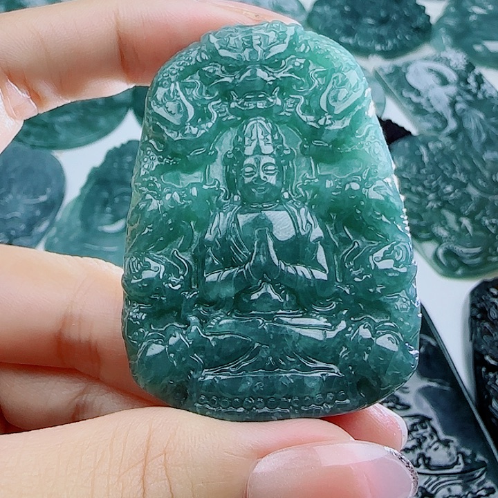 翡翠未镶嵌颈饰多样性发货天然的A货翡翠