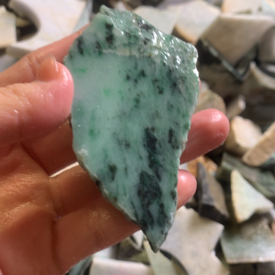 翡翠颈饰未镶嵌缅甸翡翠