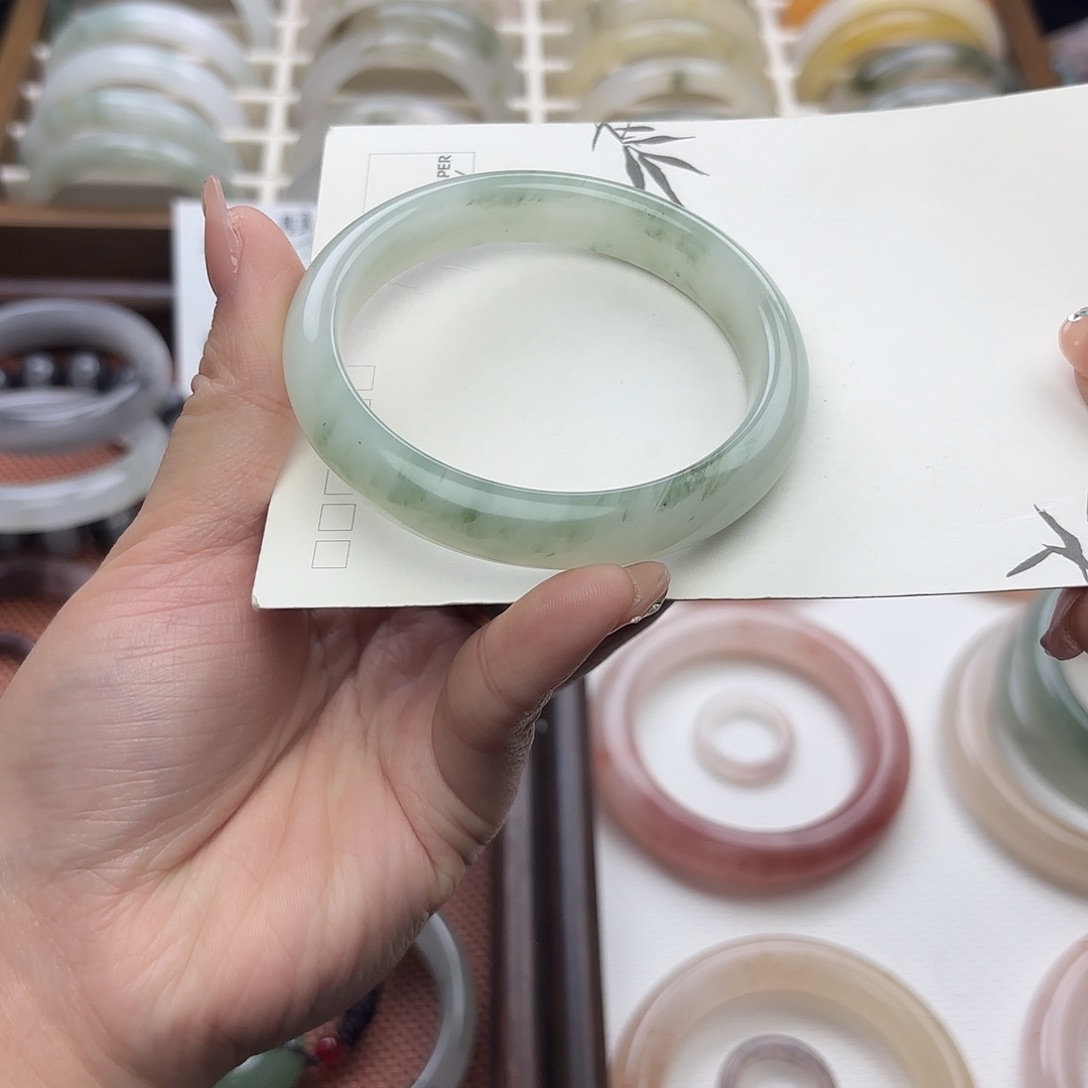 石英质玉（天山翠）未镶嵌手镯57.2圈口