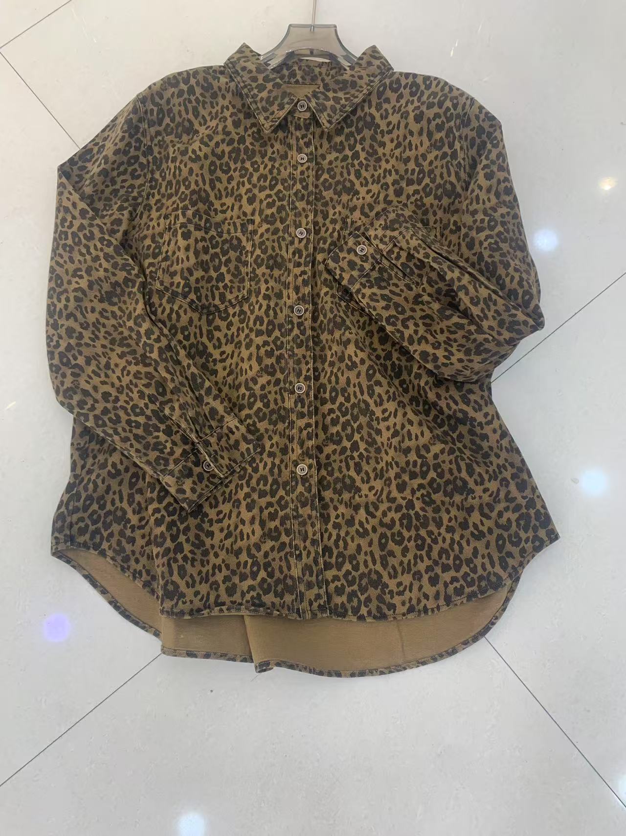 二姐家雨6523春季新款时尚豹纹外套