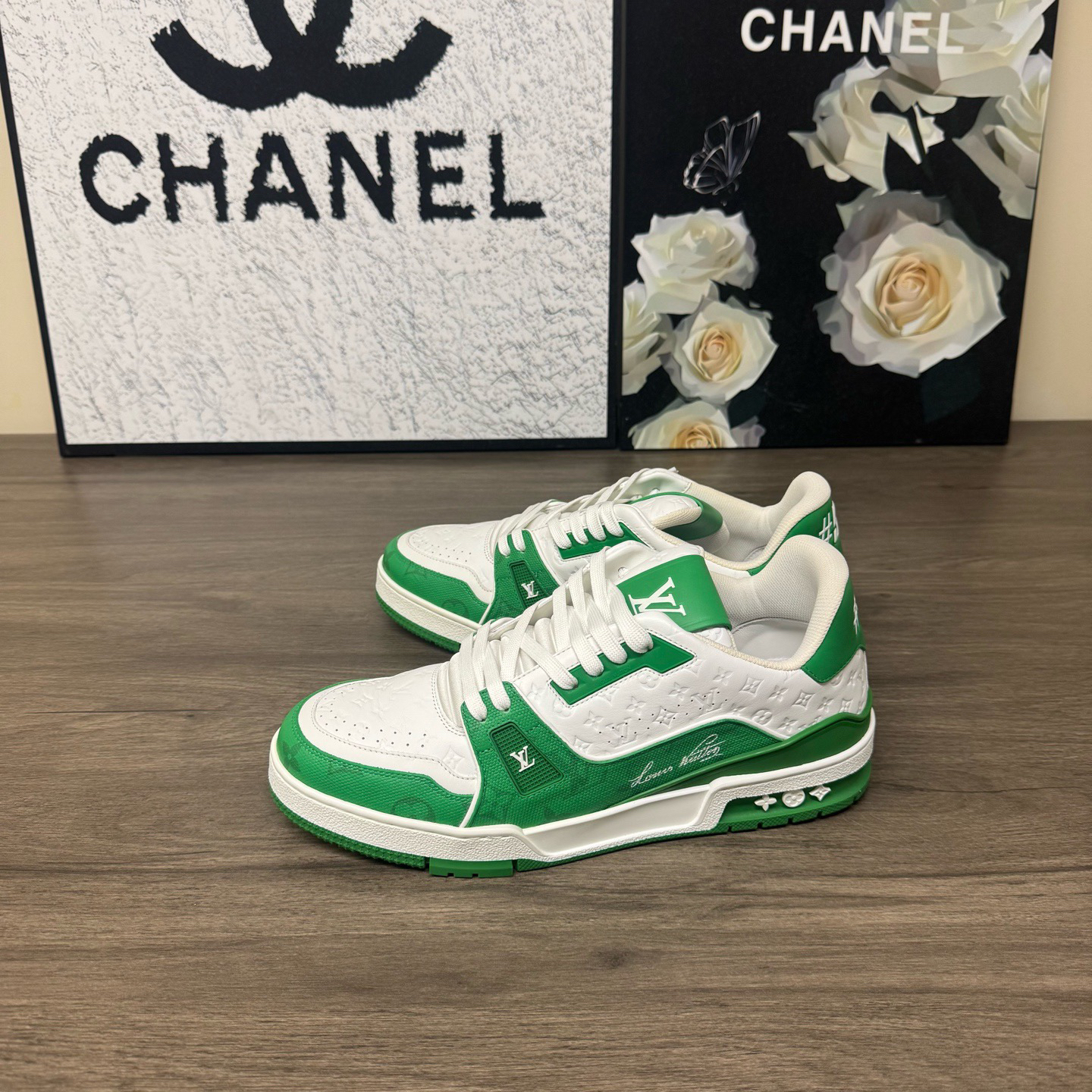 未使用 LouisVuitton/路易威登 白绿板鞋42码全新公价10700