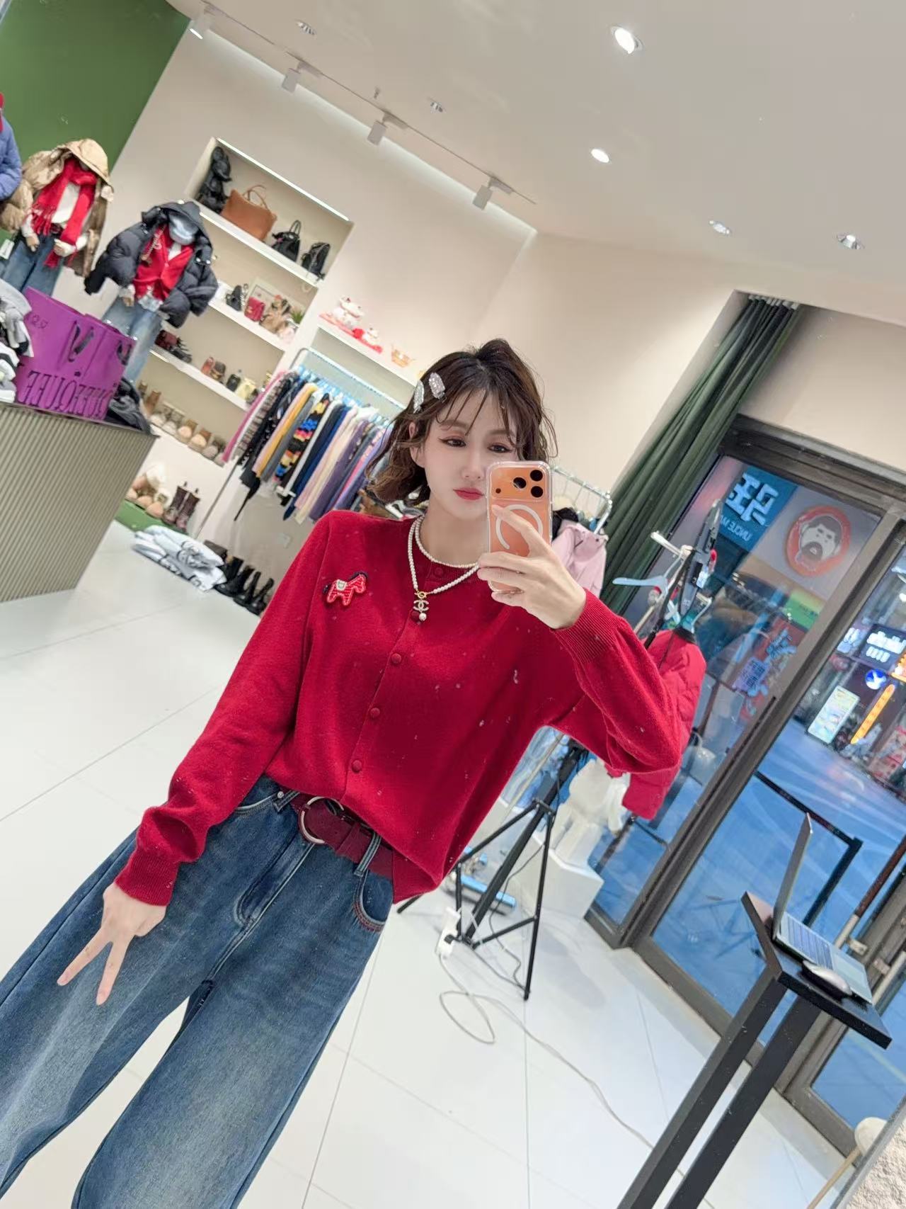 女皇【冬季新款气质小马刺绣慵懒复古针织开衫】毛衣