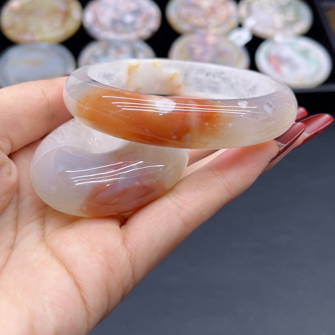 玛瑙/玉髓手镯未镶嵌59