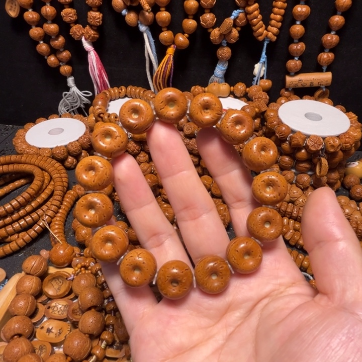 手串桃核平安扣手串