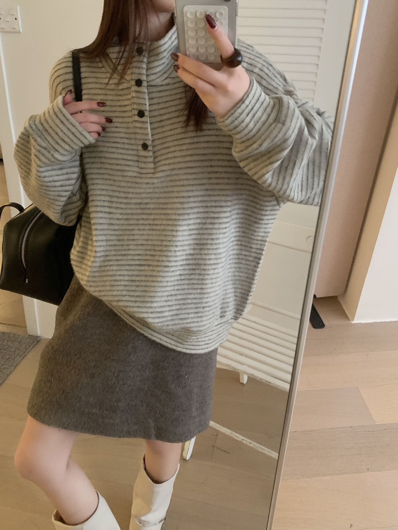 小慧 冬季半高领暗扣条纹撞色绒感卫衣KF77