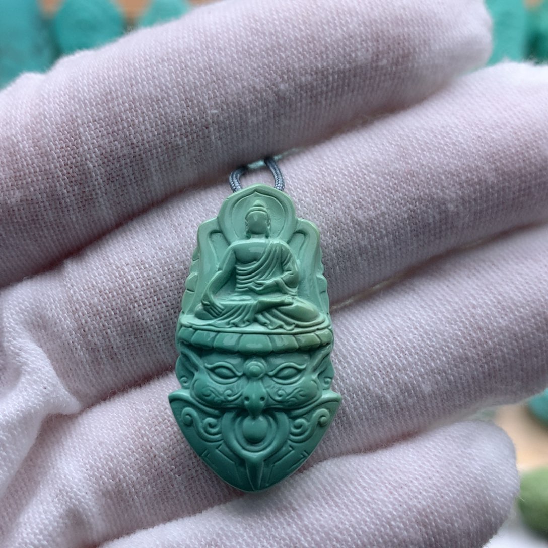 绿松石颈饰未镶嵌