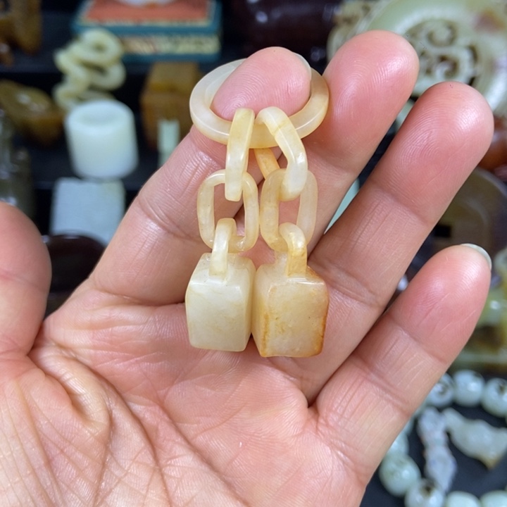 颈饰未镶嵌和田玉