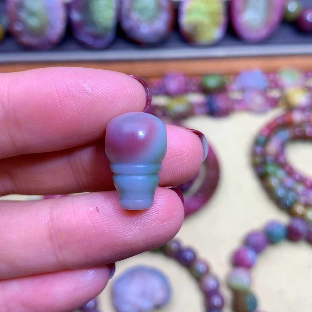 玛瑙未镶嵌挂件盐源