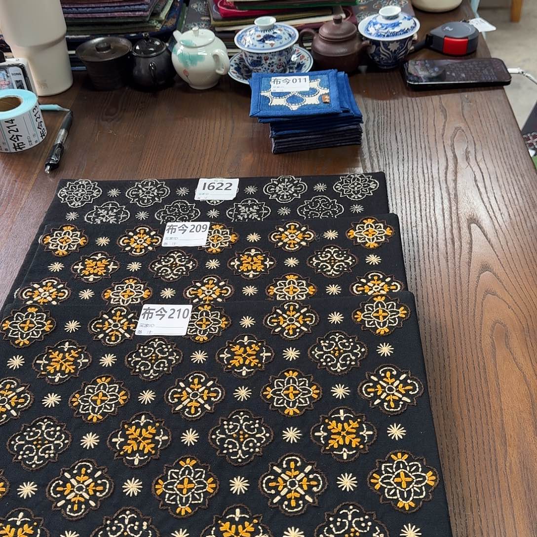 晚***晚织绣210一张黑金窗花