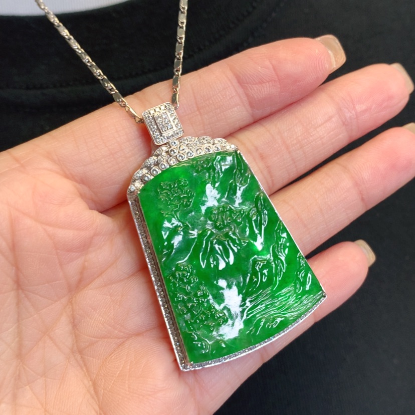 【闪购商品】翡翠18K金镶嵌吊坠(赠链)山水牌
