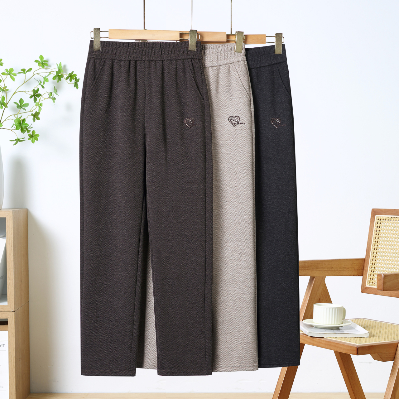 妈妈装裤子秋冬新款高腰休闲裤中老年宽松直筒裤时尚减龄百搭