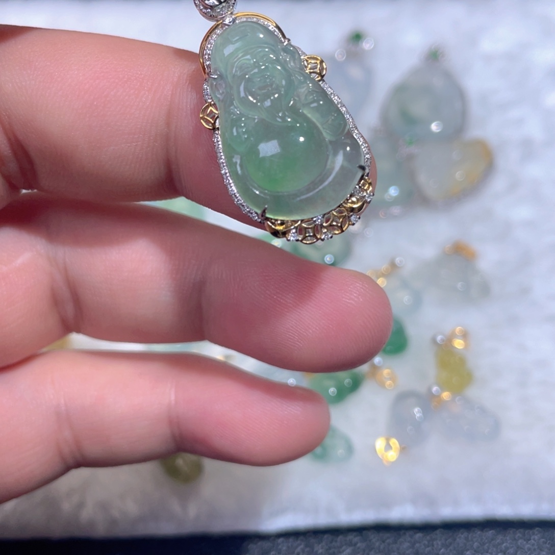 颈饰18K金镶嵌翡翠翡翠