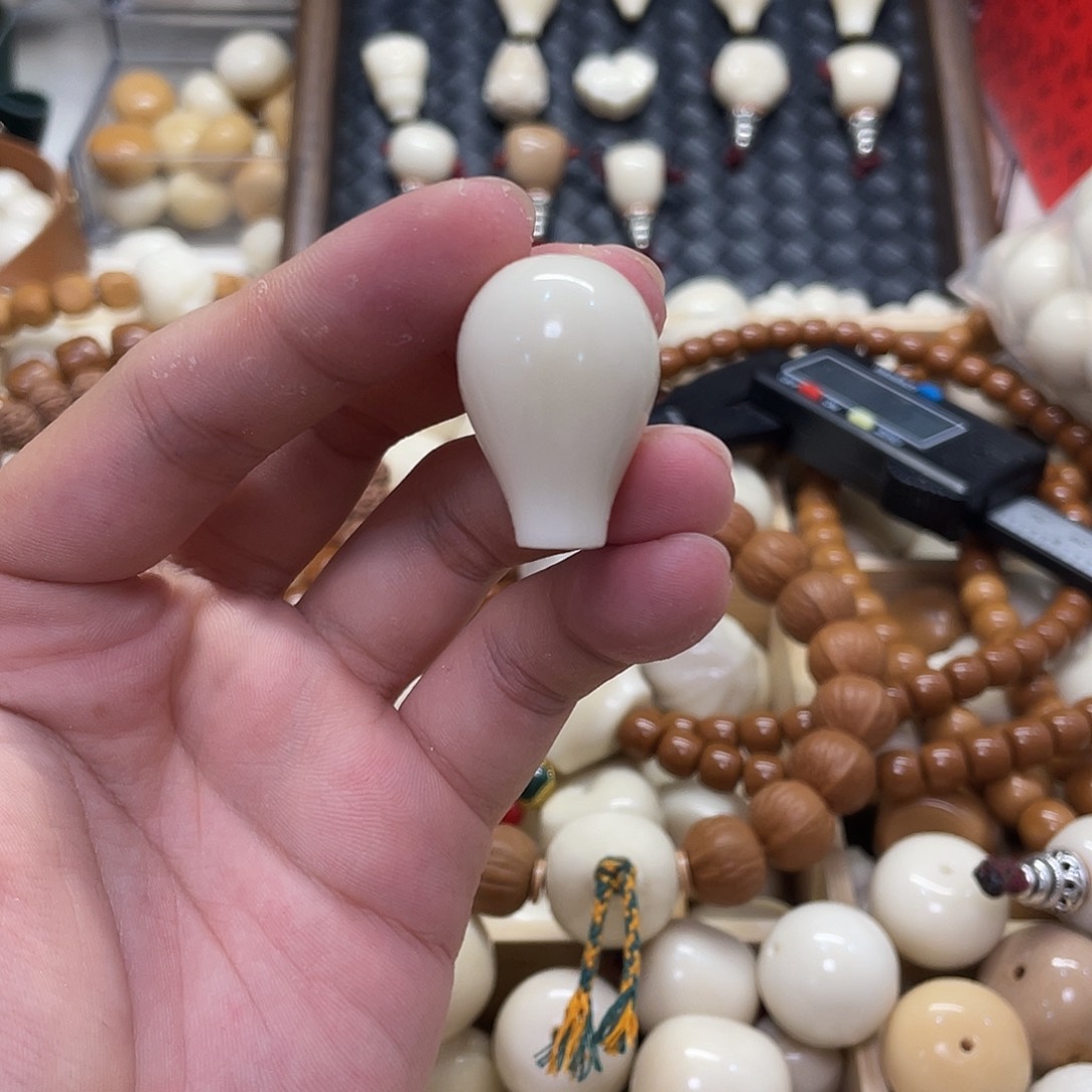 小***张菩提根/象牙果吊坠