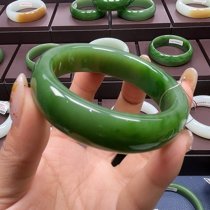 和田玉（碧玉）未镶嵌手镯