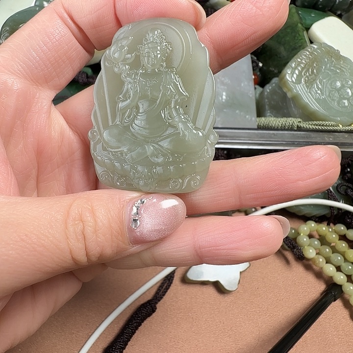 和田玉未镶嵌颈饰