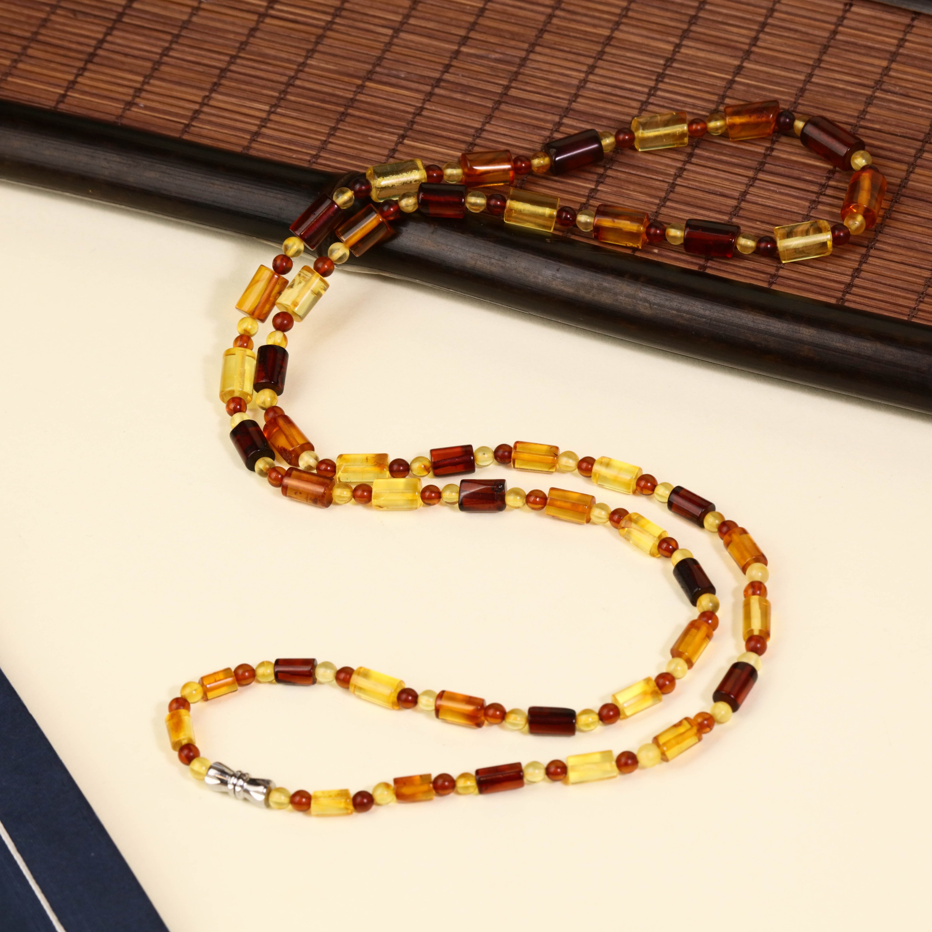 ⾎珀圆珠项链LCXCC0102606