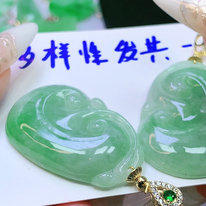 翡翠未镶嵌颈饰多样性发其一