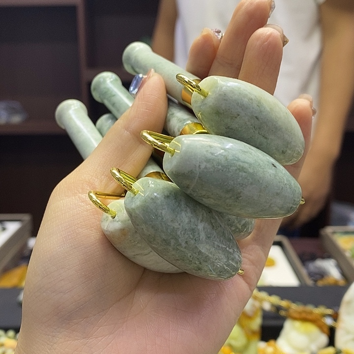 蛇纹石玉未镶嵌颈饰多样性发其一