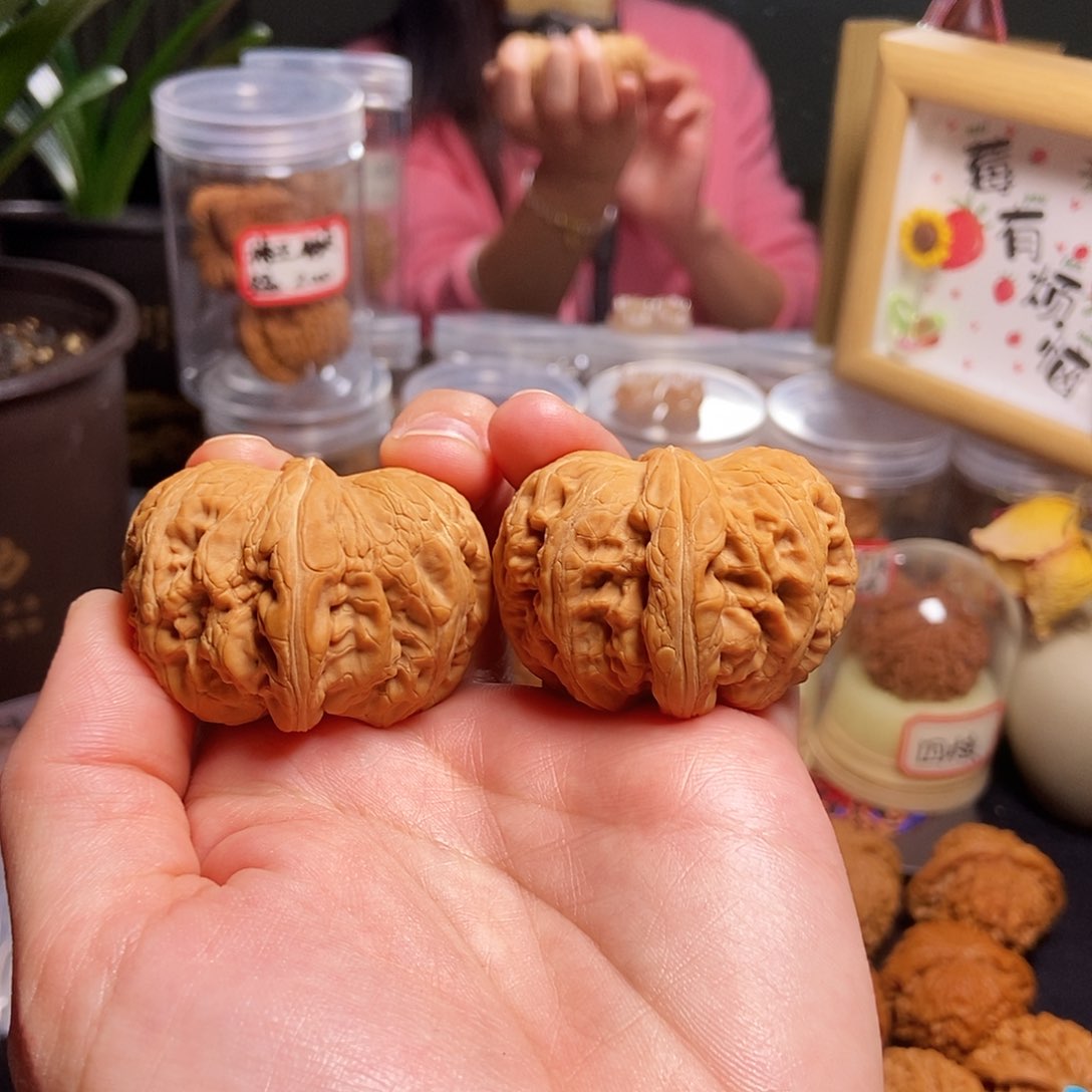 文玩核桃吊坠、*烬46元宝