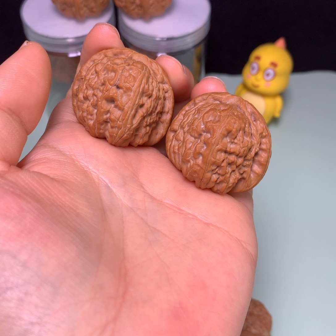 高***库把件文玩核桃白狮子