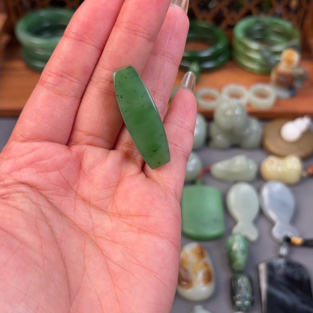 和田玉（糖玉）未镶嵌颈饰