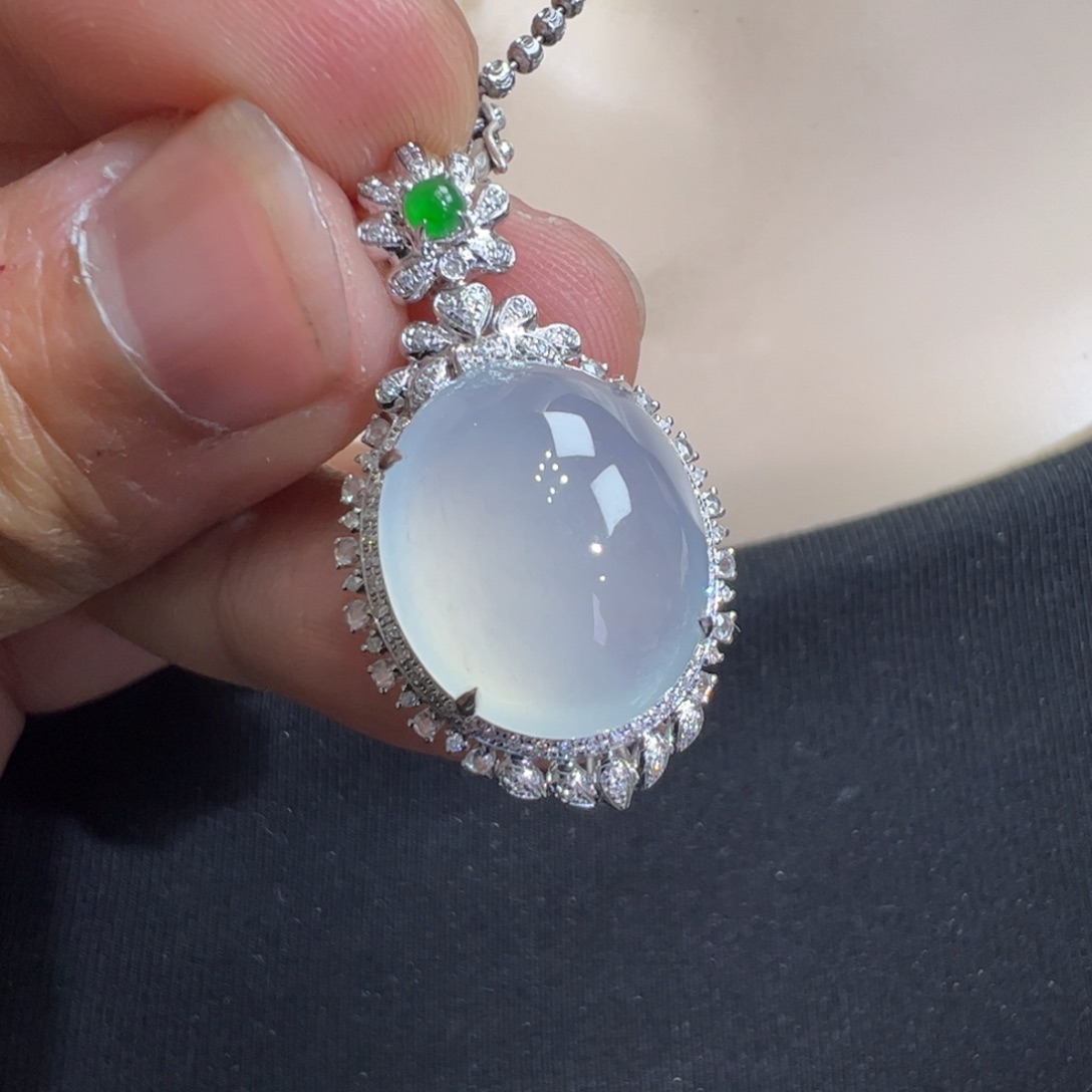 翡翠吊坠(不含链)18K金镶嵌